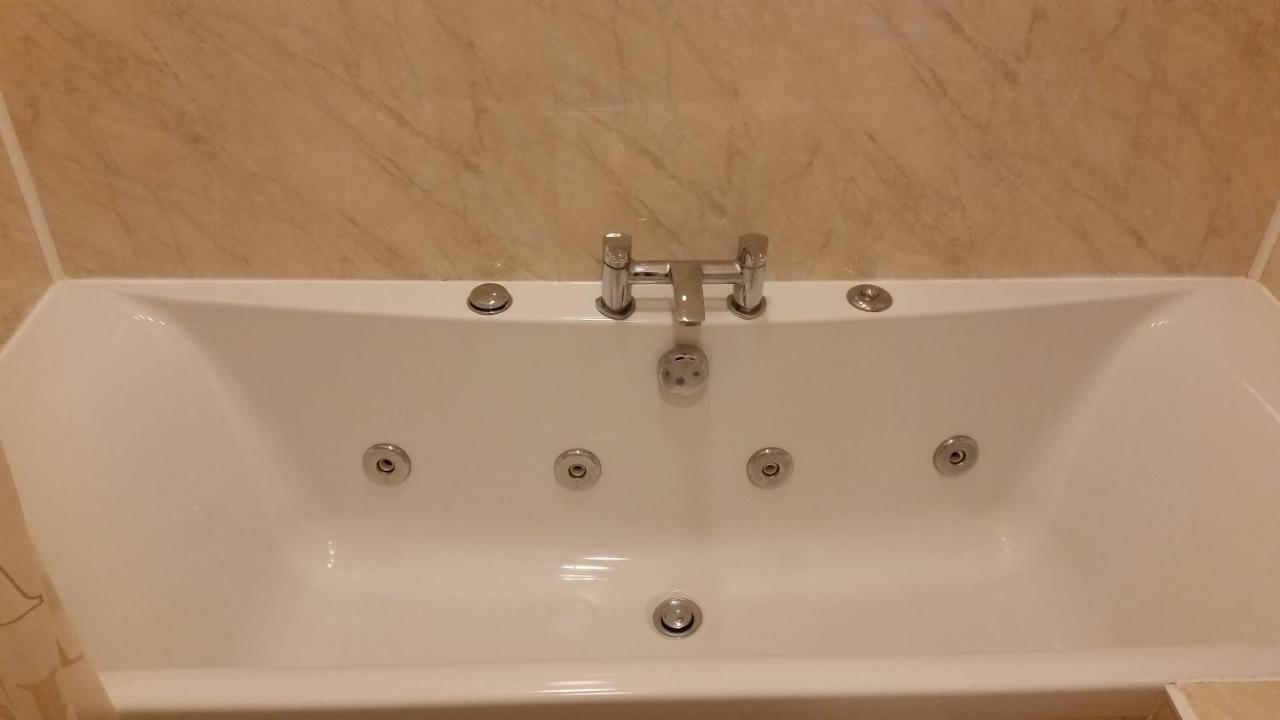 Central 邓弗里斯 外观 照片